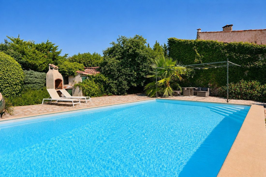 Country House in La Roquebrussanne, Provence-Alpes-Côte d'Azur, France 2 - 18151456
