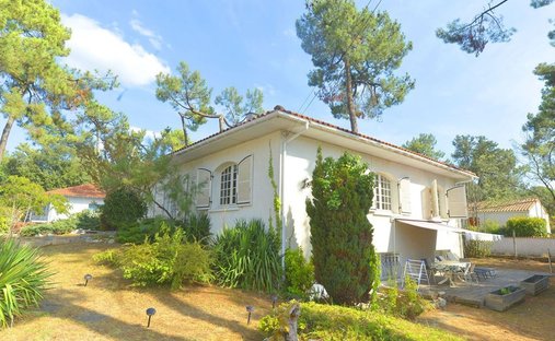House in Nord Est Vallieres, Saint-Georges-de-Didonne, France 1