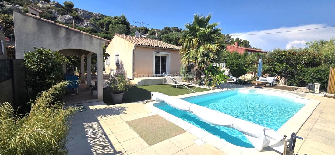 Villa in Le Rove, Provence-Alpes-Côte d'Azur, France 2 - 18602947
