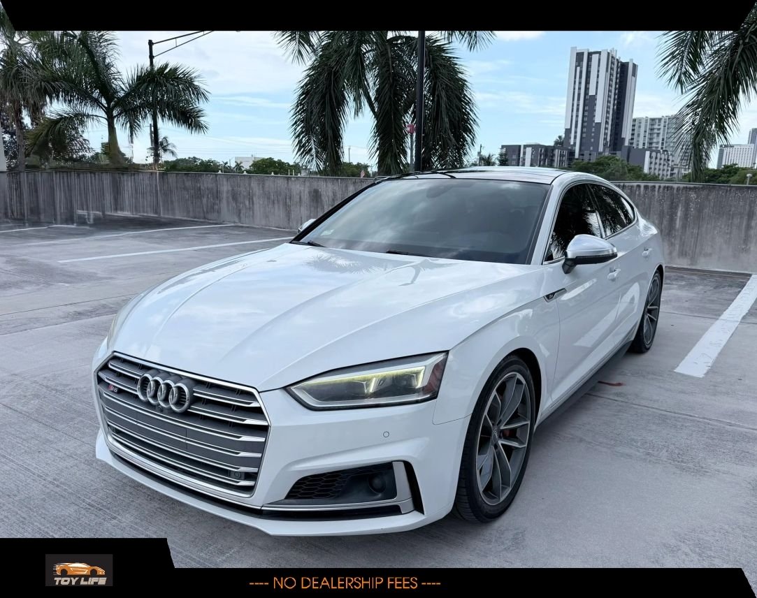 Sedan in Fort Lauderdale, FL, United States 1 - 18598474