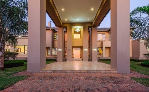 House in Constantia Kloof, Gauteng, South Africa 1