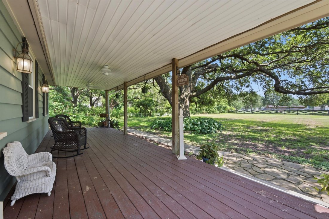 House in Hitchcock, Texas, United States 5 - 18602115