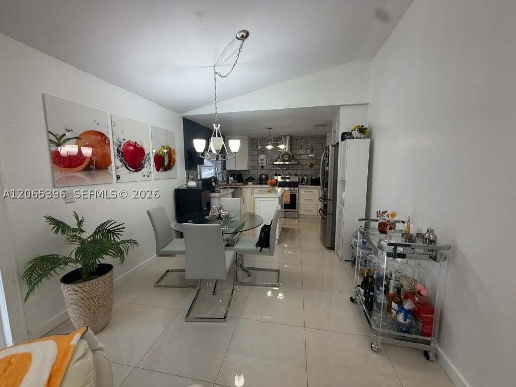 House in Hialeah, Florida, United States 3 - 18601021