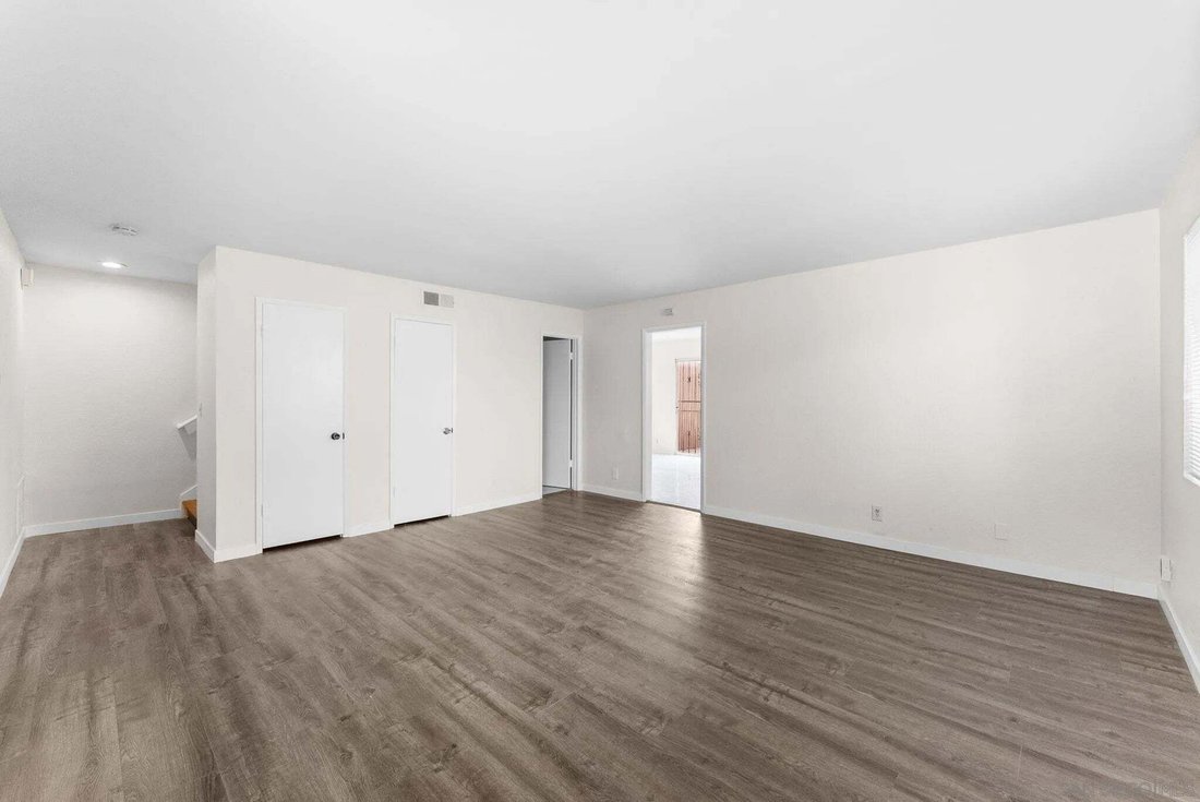 Spring Valley, California, United States 5 - 18602036