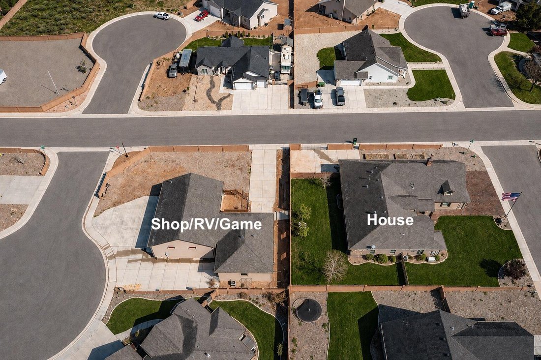 House in Parowan, Utah, United States 3 - 17630749