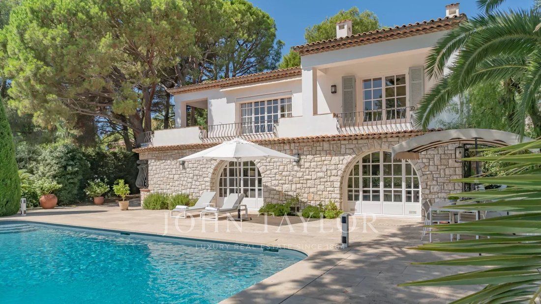 Villa in Saint-Jean-Cap-Ferrat, Provence-Alpes-Côte d'Azur, France 1 - 18598187