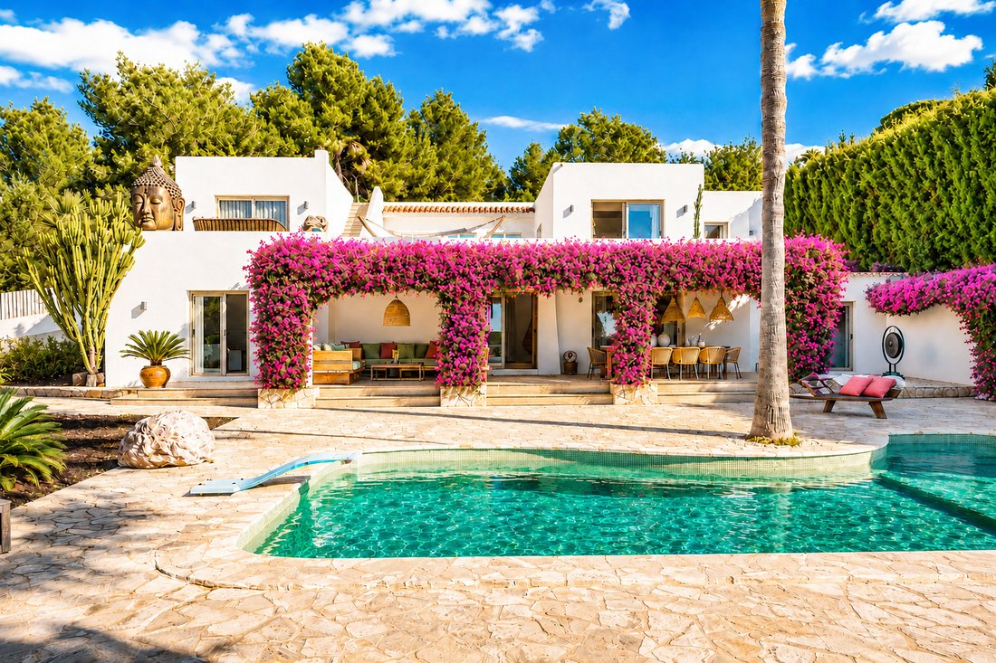 Finca in Jesus, Santa Eularia des Riu, Balearic Islands 2 - 17947125