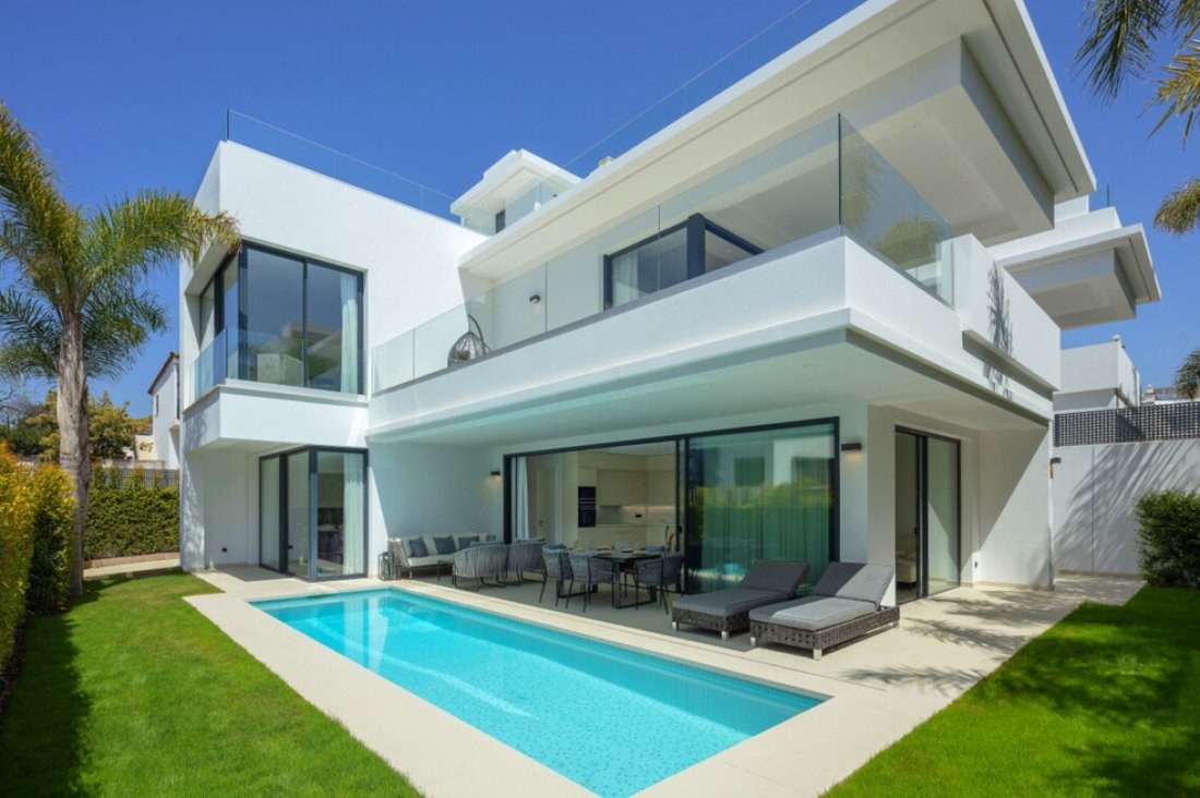 Villa in Marbella, Andalusia, Spain 1 - 18597328