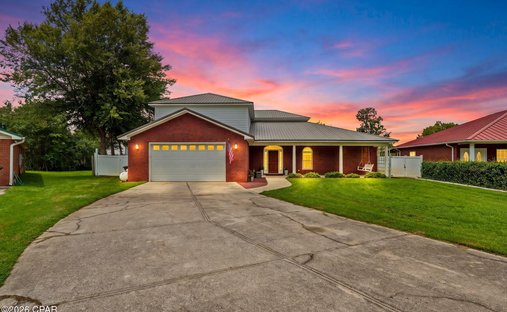 House in Youngstown, Florida, United States 1