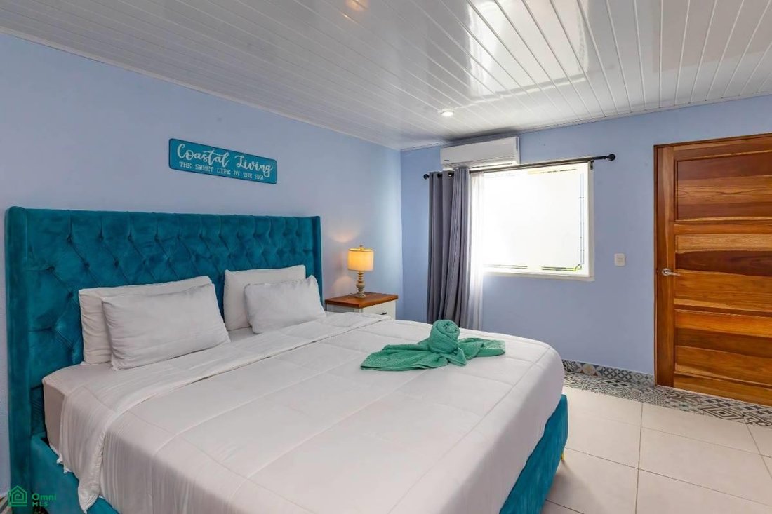 House in Quepos, Puntarenas Province, Costa Rica 1 - 17100996
