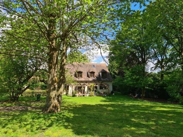 Estate in Jouars-Pontchartrain, Ile-de-France, France 1 - 16079256