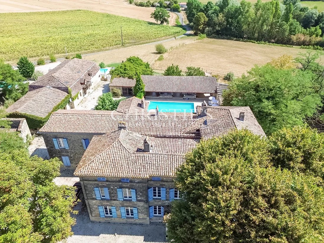Castle in Vieux Bergerac, Bergerac, France 1 - 18598364