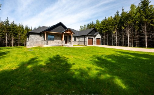 House in Melancthon, Ontario, Canada 1