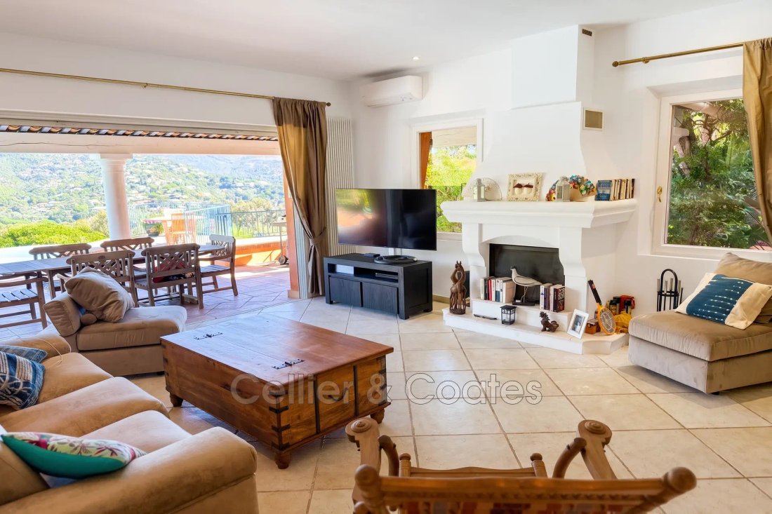 House in Le Lavandou, Provence-Alpes-Côte d'Azur, France 5 - 18597504