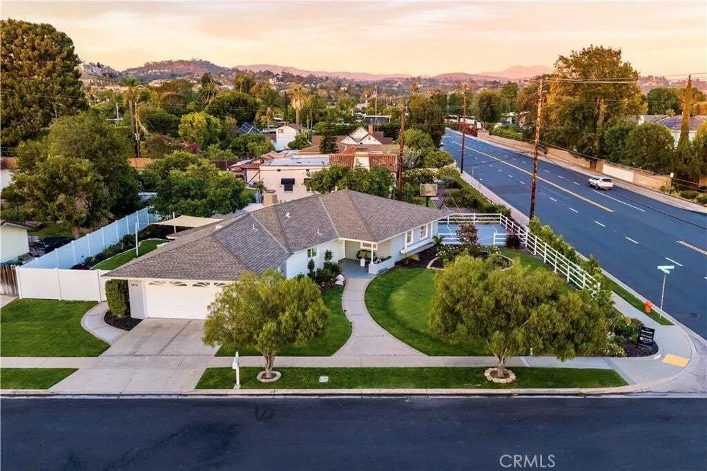 House in Santa Ana, California, United States 1 - 18322001
