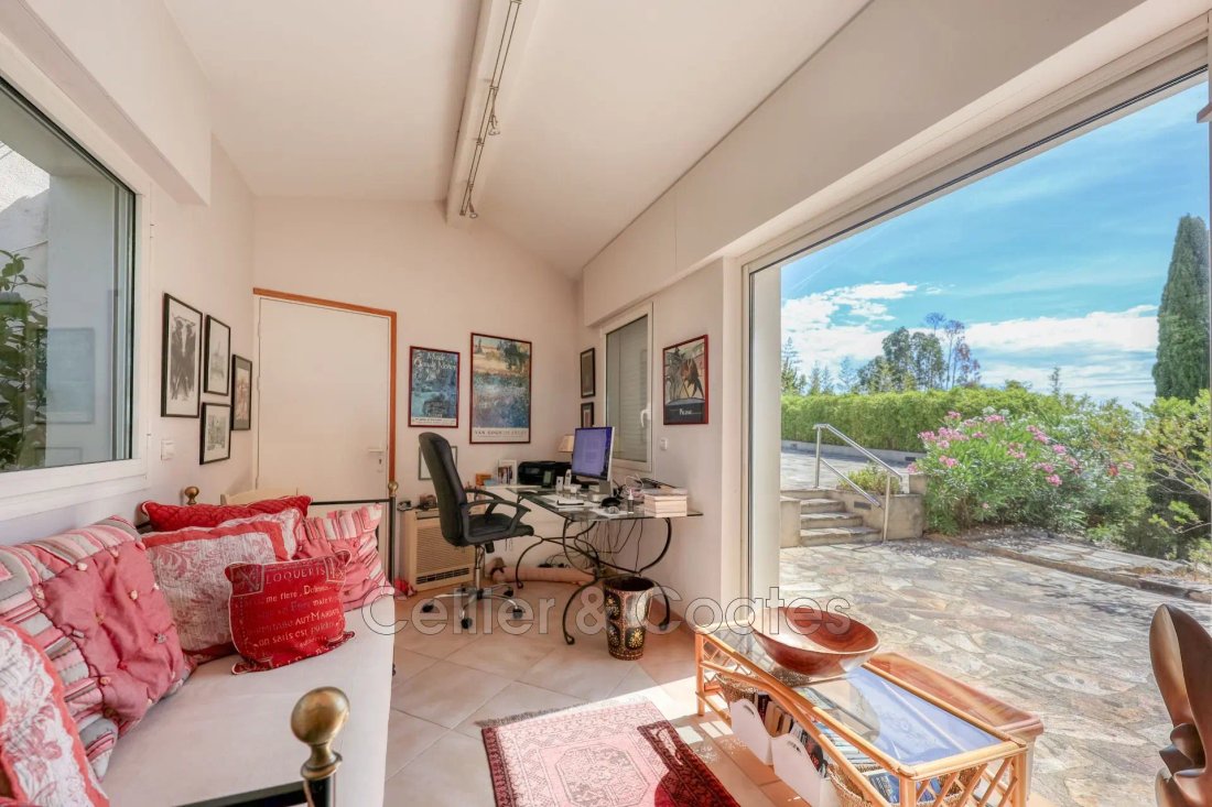 House in Le Lavandou, Provence-Alpes-Côte d'Azur, France 5 - 18597535