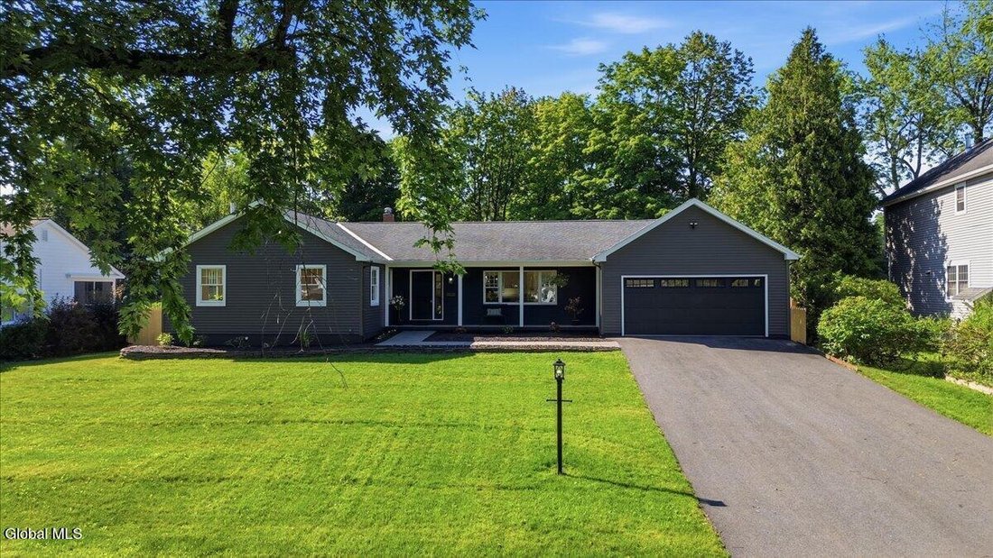 House in Queensbury, New York, United States 1 - 18597221
