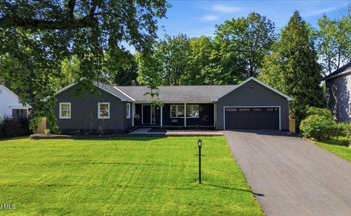 House in Queensbury, New York, United States 1