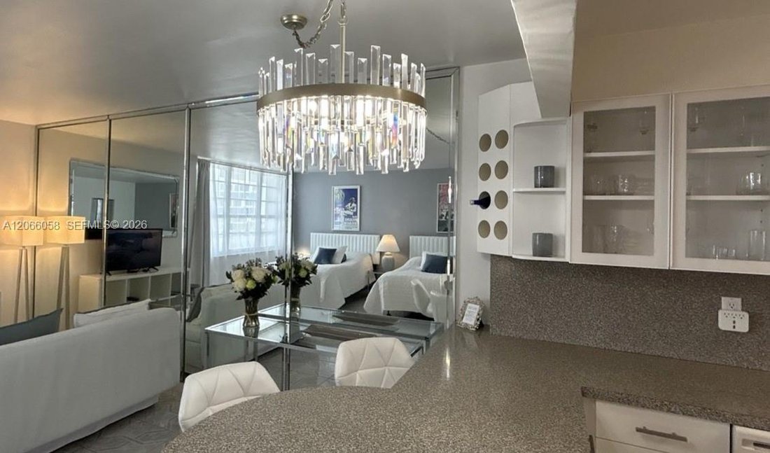 Condo in Miami Beach, Florida, United States 2 - 18602440
