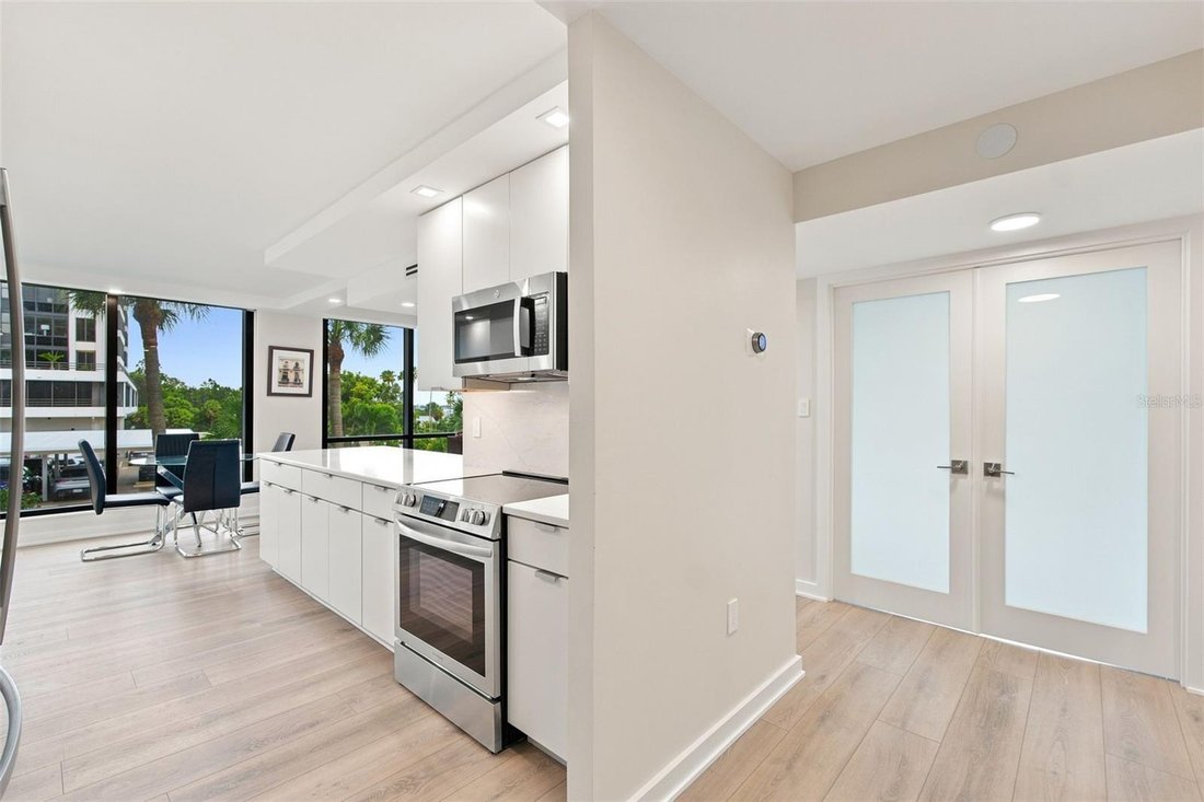 Condo in Sarasota, Florida, United States 5 - 18600941
