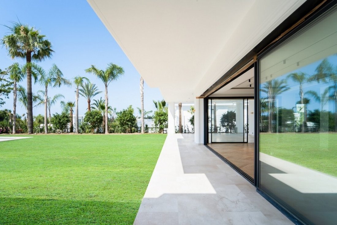 Villa in Marbella, Andalusia, Spain 4 - 18597376
