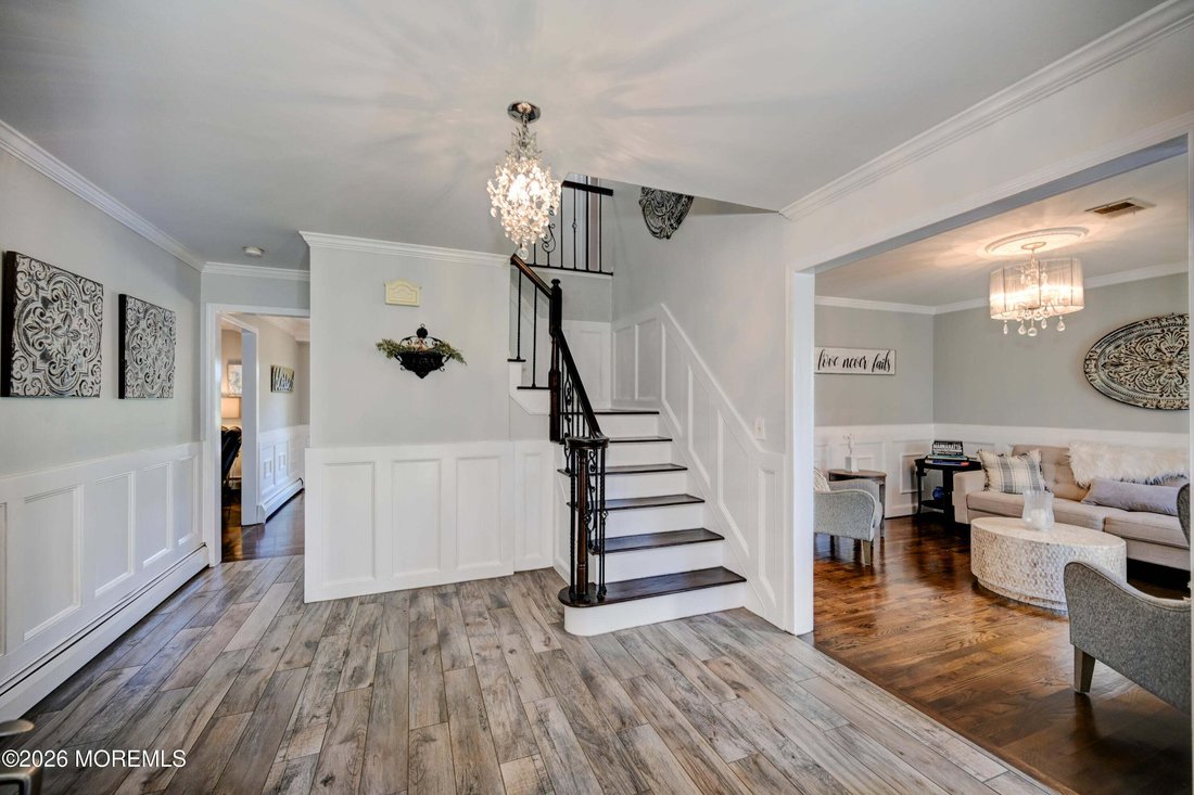 House in Freehold Township, New Jersey, United States 4 - 18600775