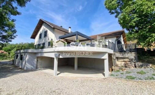 House in Nattages, Parves-et-Nattages, France 1