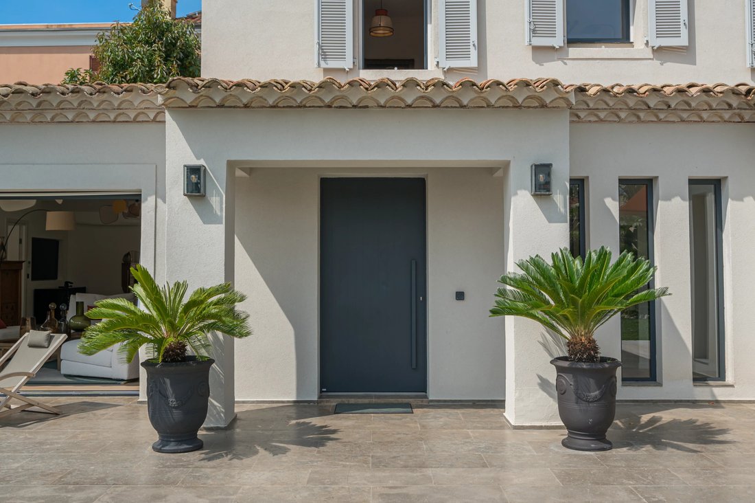 Villa in French Riviera, Provence-Alpes-Côte d'Azur, France 3 - 18070255