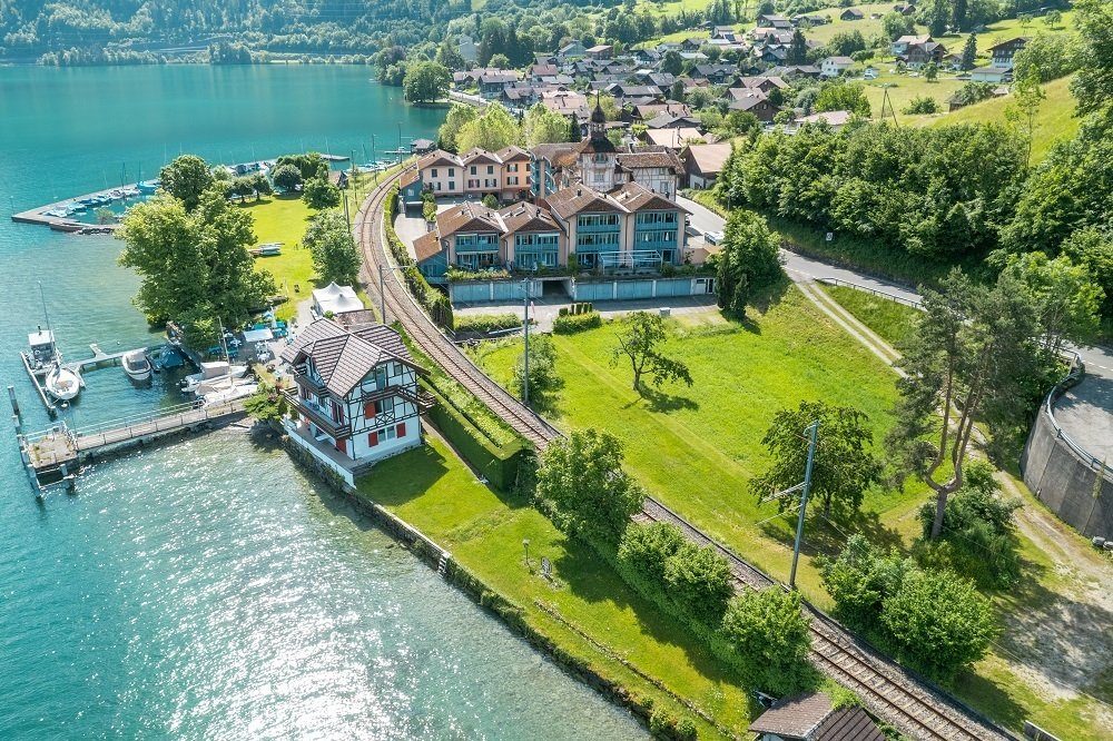 Land in Därligen, Canton of Bern, Switzerland 2 - 18599751