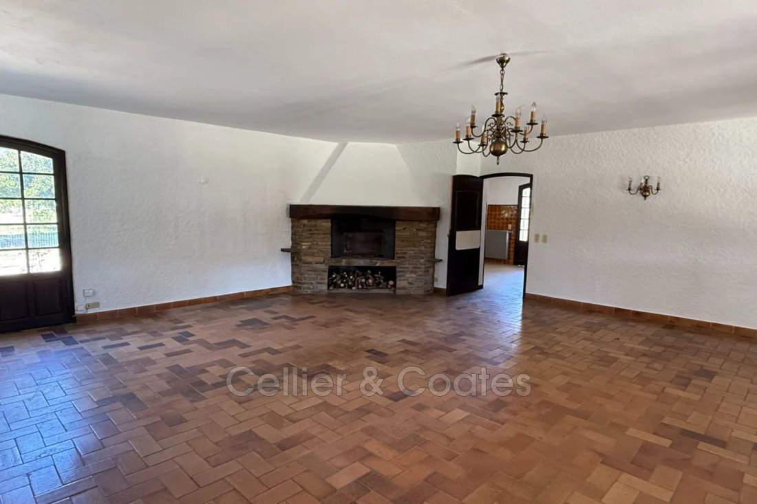 House in Nord Est, Bormes-les-Mimosas, France 3 - 18597474