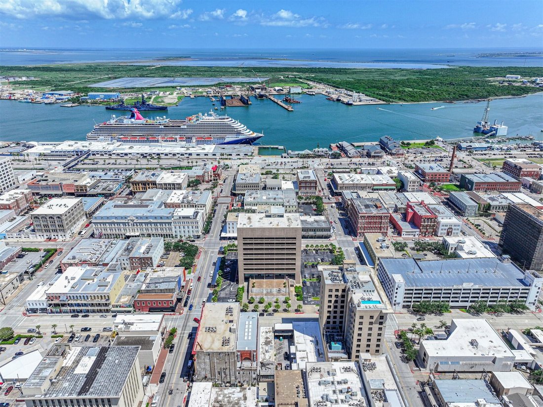 House in Galveston, Texas, United States 5 - 18602125