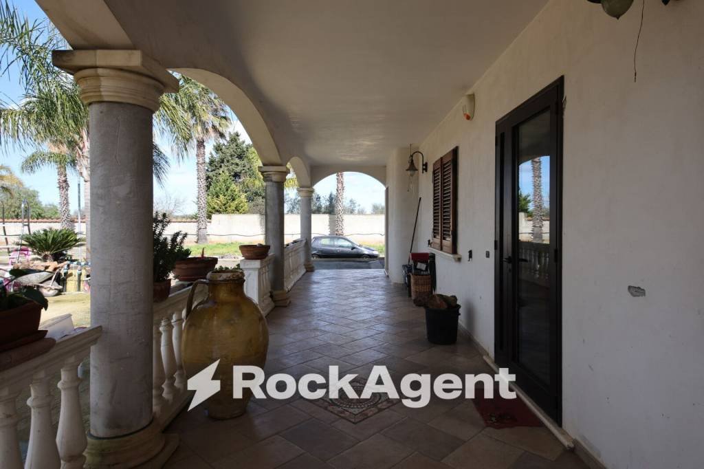 Villa in San Donaci, Apulia, Italy 2 - 18602835