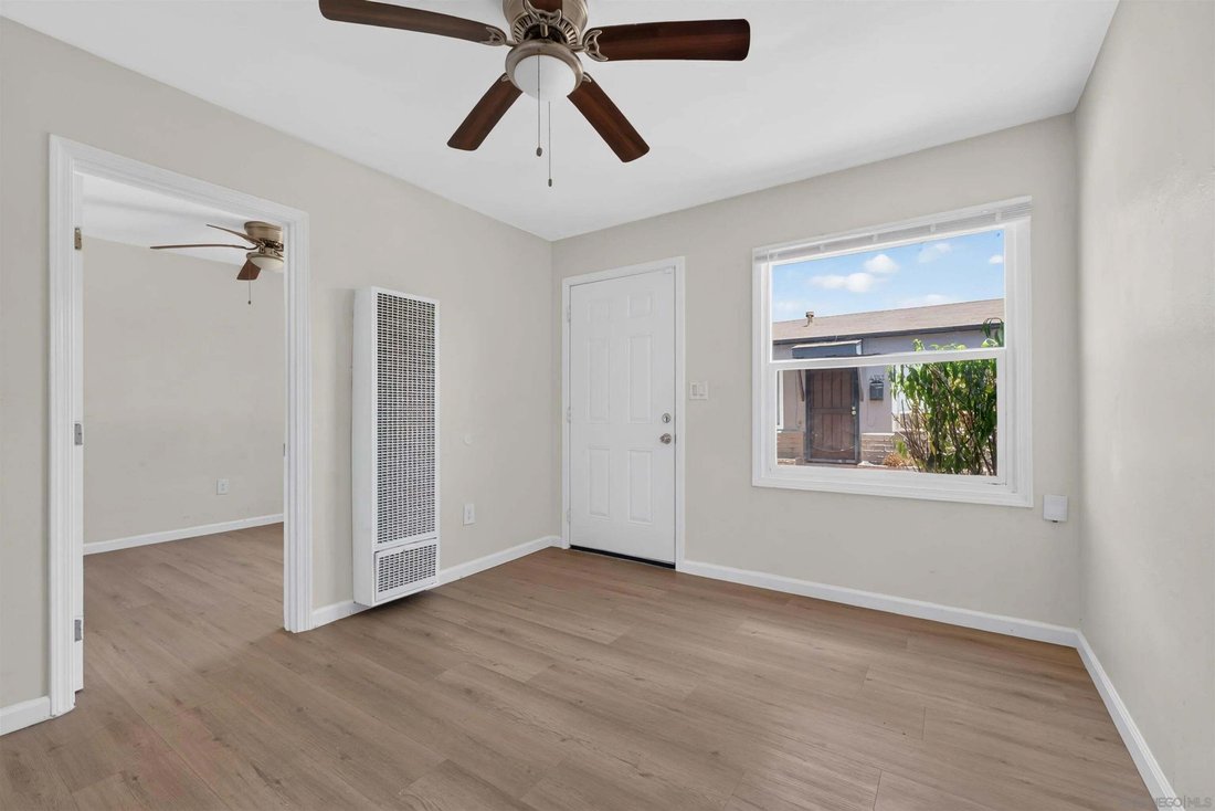 San Diego, California, United States 2 - 18601842