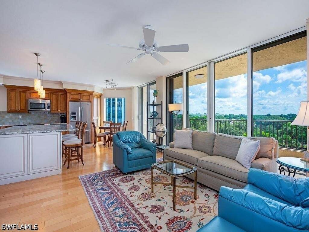 Condo in Naples, Florida, United States 5 - 18596358