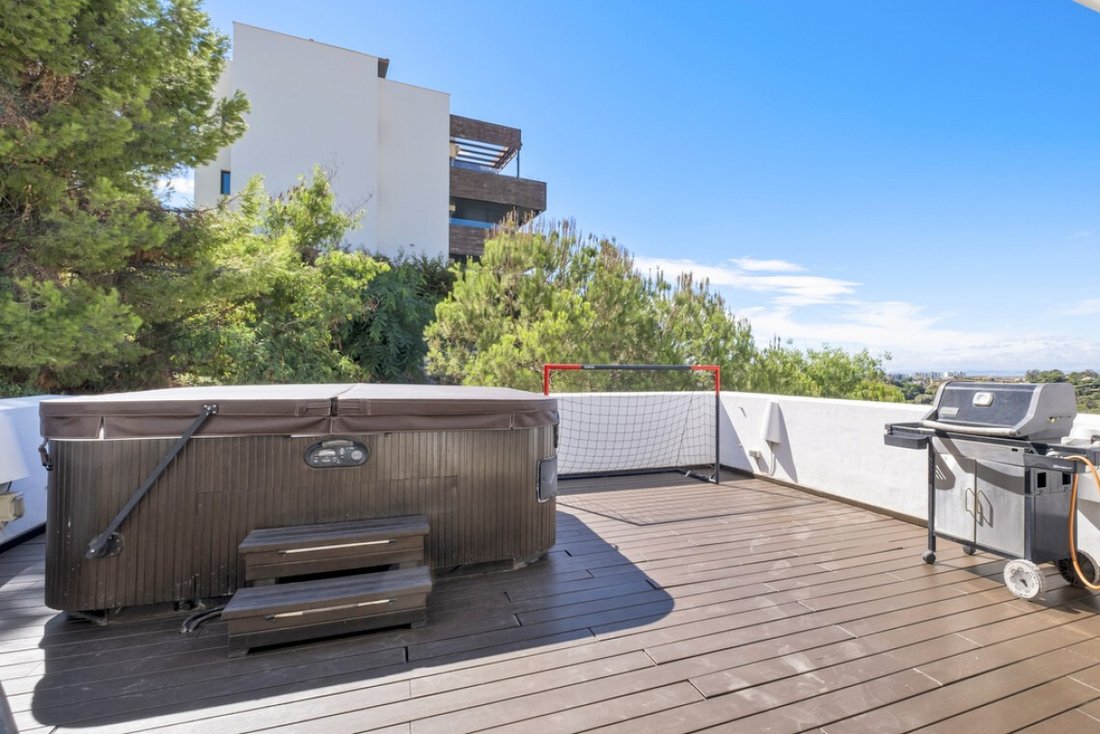 Apartment in Benahavis, Andalusia, Spain 2 - 18597988