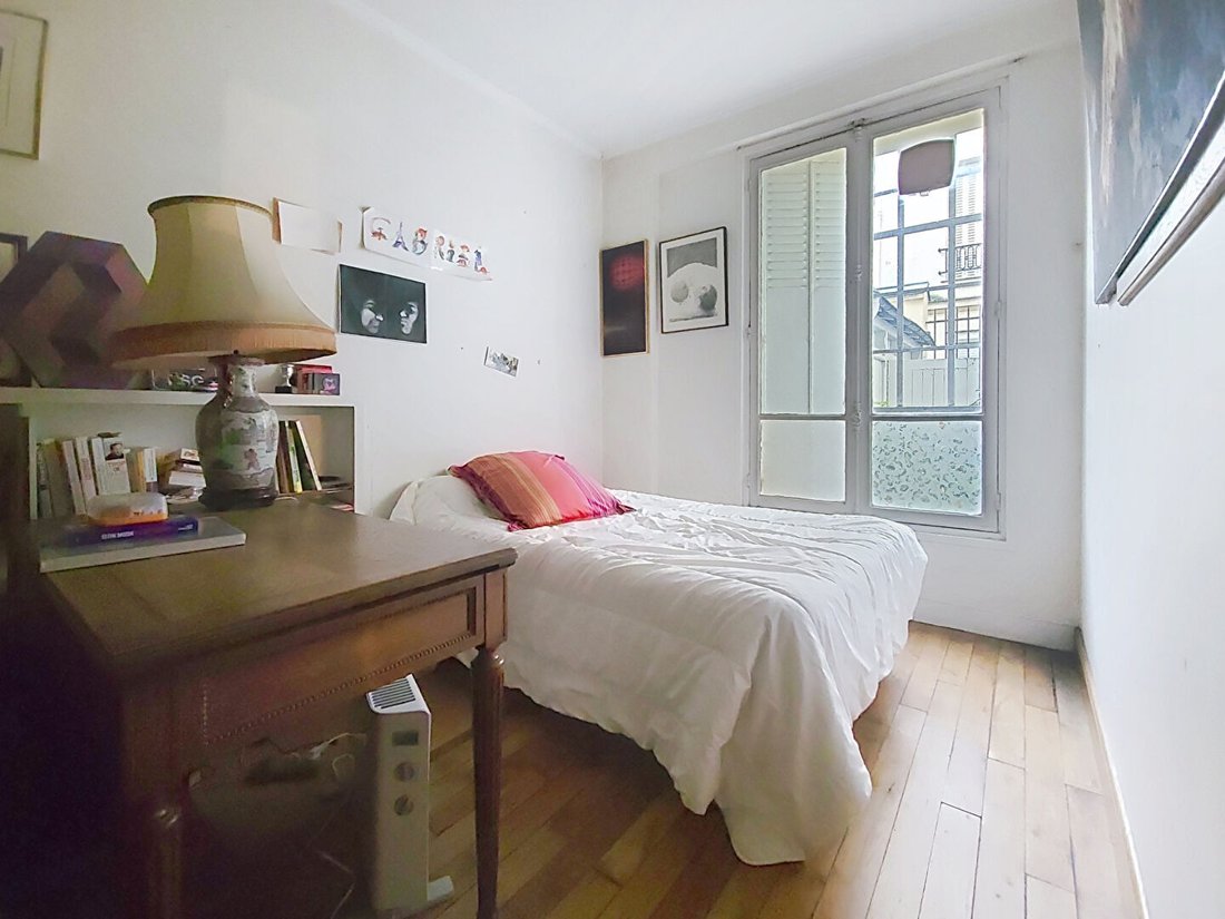 Apartment in Lorette-Martyrs, Paris 9e Arrondissement, Paris 4 - 18597694