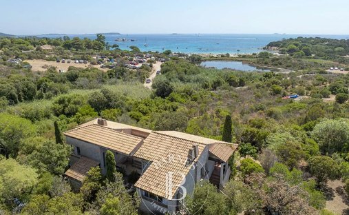 Maison à Porto-Vecchio, Corse, France 1