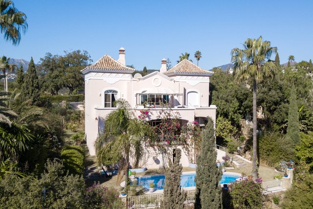 Villa in Marbella, Andalusia, Spain 1 - 18597345