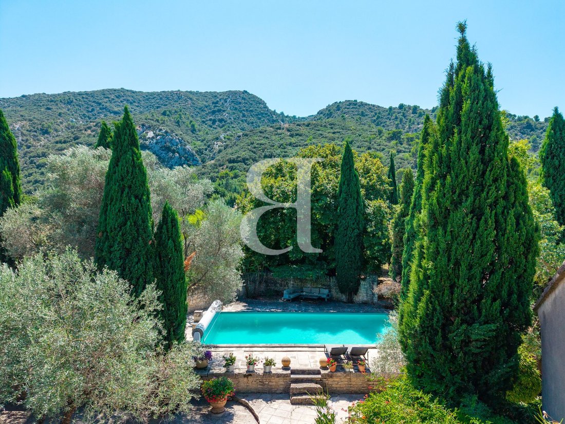 Country House in Maubec, Provence-Alpes-Côte d'Azur, France 2 - 18603997