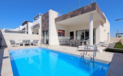 Villa in Orihuela, Valencian Community, Spain 1