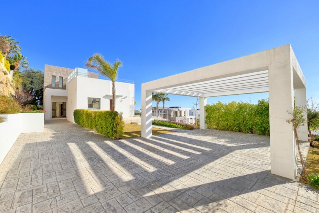 Villa in Benahavis, Andalusia, Spain 2 - 18597014