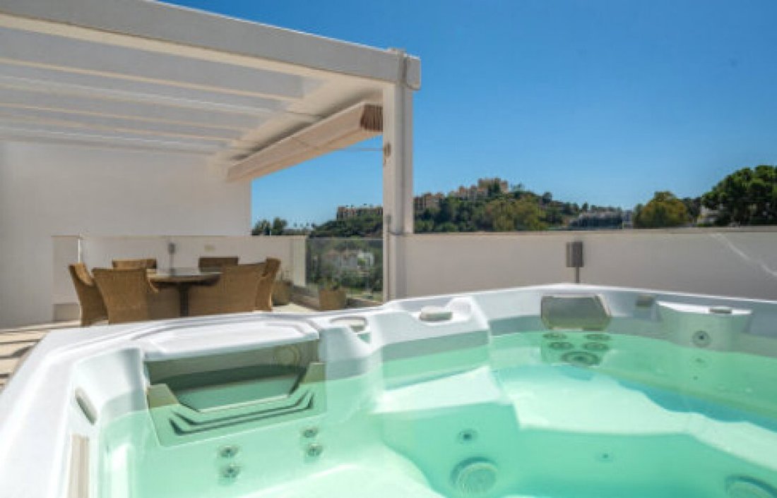 Penthouse in Benahavis, Andalusia, Spain 2 - 18597766