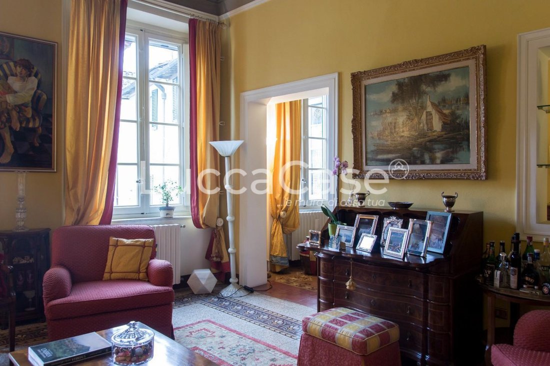 Apartment in Historic Center, Lucca, Tuscany 2 - 15745089