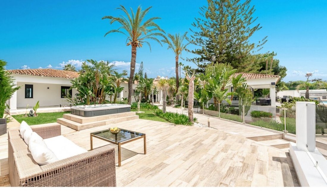 Villa in Elviria-Cabopino, Marbella, Spain 2 - 18597424