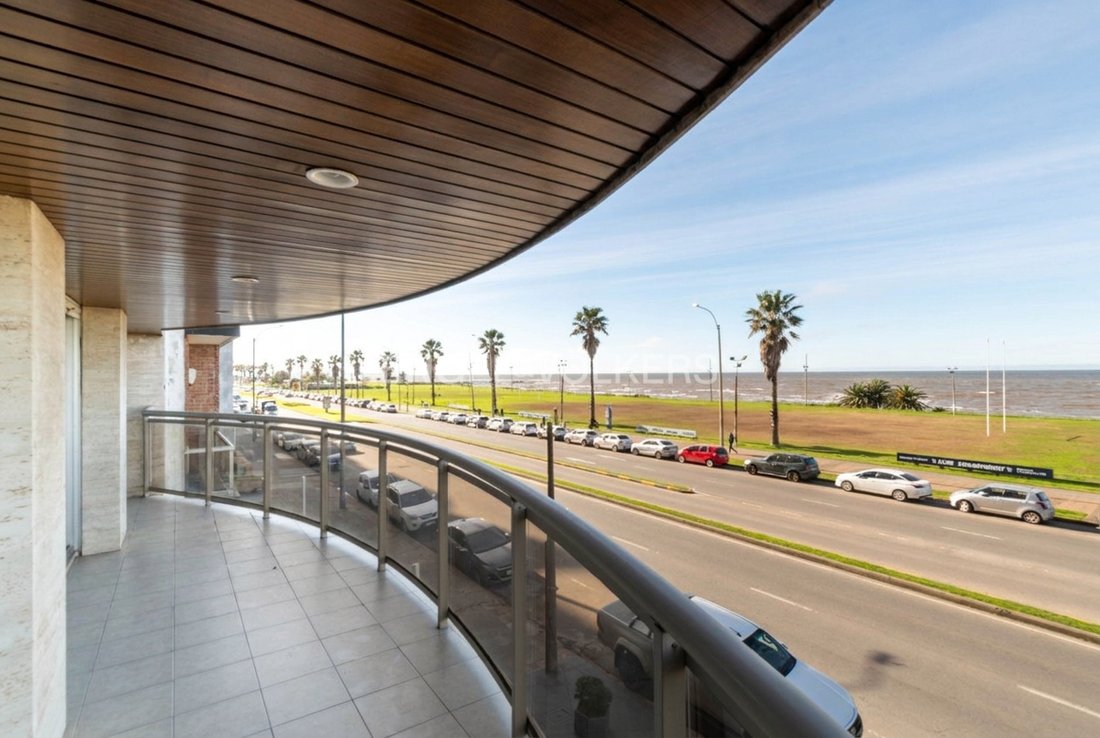 Apartment in Montevideo, Departamento de Montevideo, Uruguay 3 - 18596099