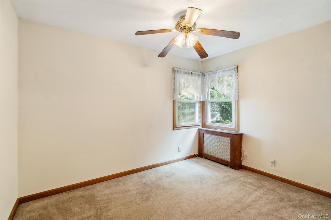 House in Bethpage, New York, United States 5 - 18602365