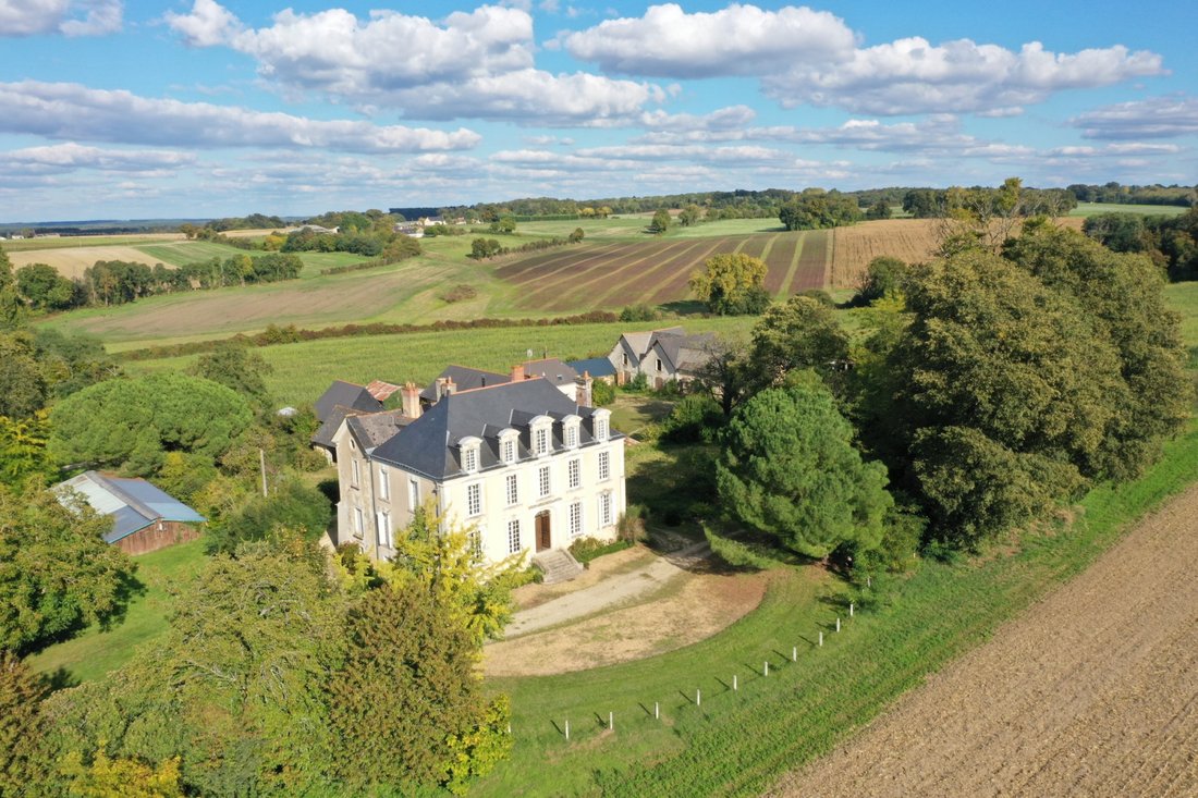 House in Baugé-en-Anjou, Pays de la Loire, France 1 - 16479981