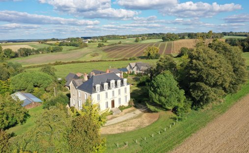 House in Baugé-en-Anjou, Pays de la Loire, France 1