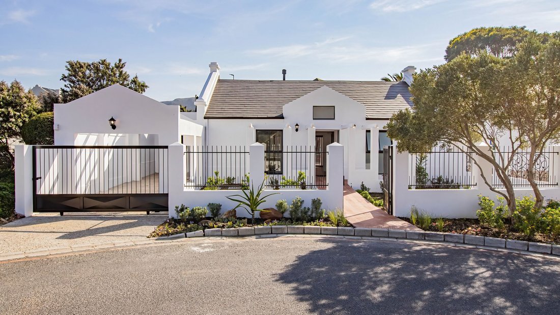 House in Overstrand Local Municipality, Western Cape, South Africa 1 - 18598854