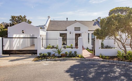 House in Hermanus, Western Cape, South Africa 1
